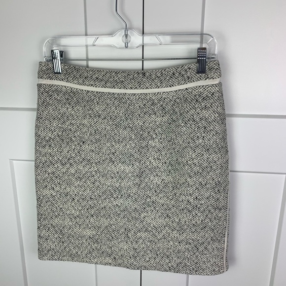 White House Black Market Size 2 Mini Straight Pencil Skirt houndstooth - Picture 2 of 7